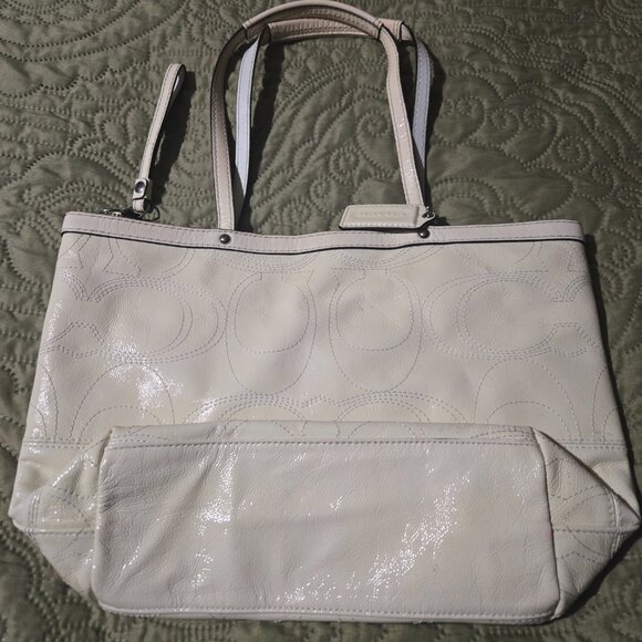 Coach White Leather Tote Bag - Picture 2 of 4